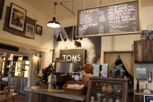Toms store